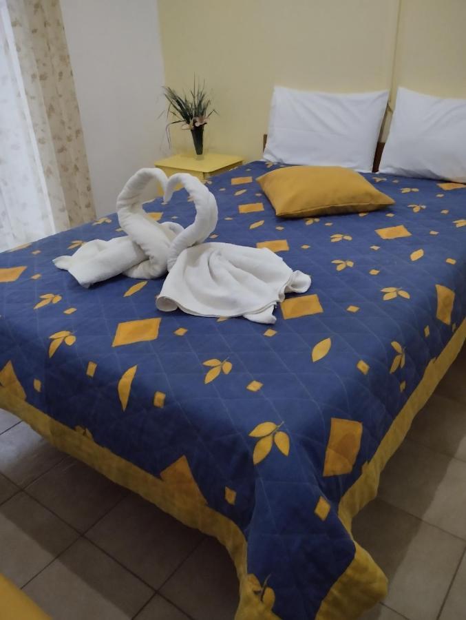 Pantheon Hotel Kamena Vourla Bagian luar foto